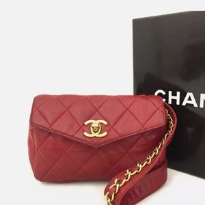 CHANEL

RED QUILTED LAMBSKIN CHAIN BELT BAG SMALL